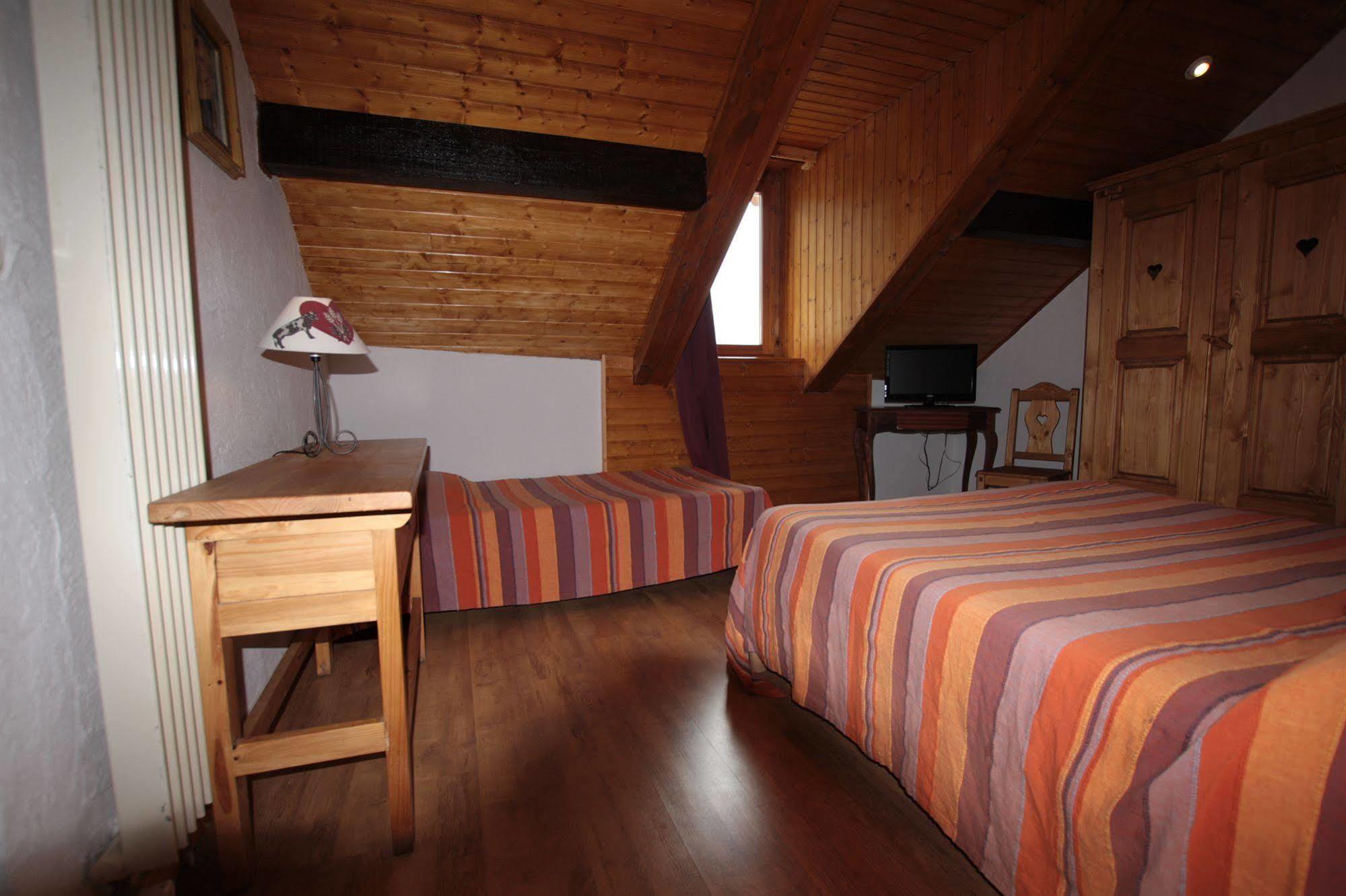 Hotel Les Vallois Vallouise Buitenkant foto
